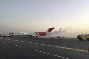 اشتعال النيران فجراً في طائرة ركاب في مطار الأحواز الدولي
